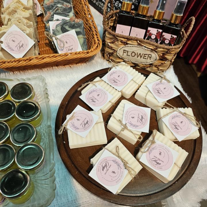 100% PURE GOATS MILK SKIN LIGHTENING BAR